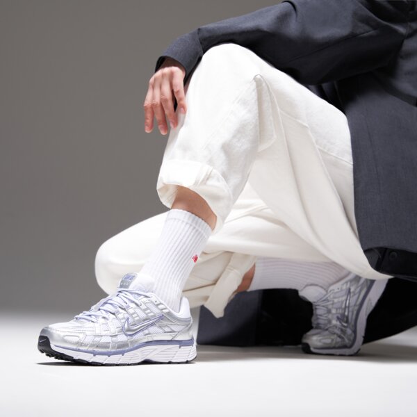 Дамски маратонки NIKE W P-6000  bv1021-014 цвят сребърен