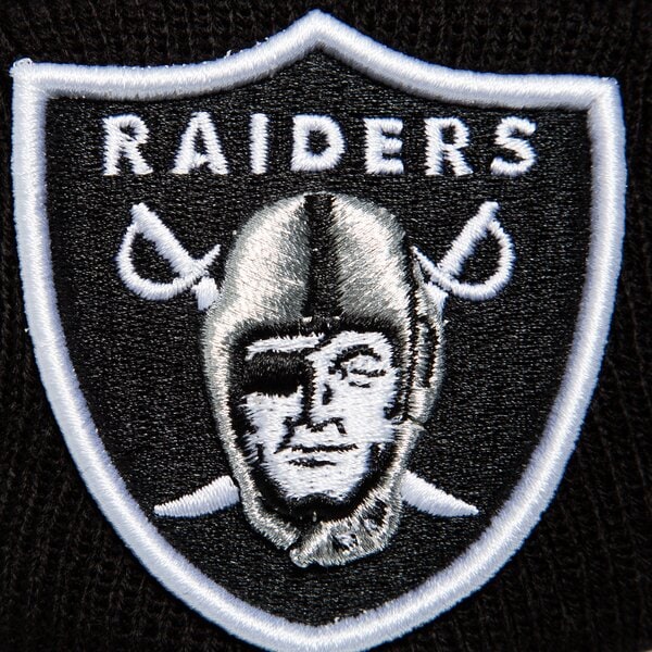 Мъжка зимна шапка NEW ERA ШАПКА NFL ESSENTIAL CUFF KNIT RAIDERS OAKLAND RAIDER 12122722 цвят черен