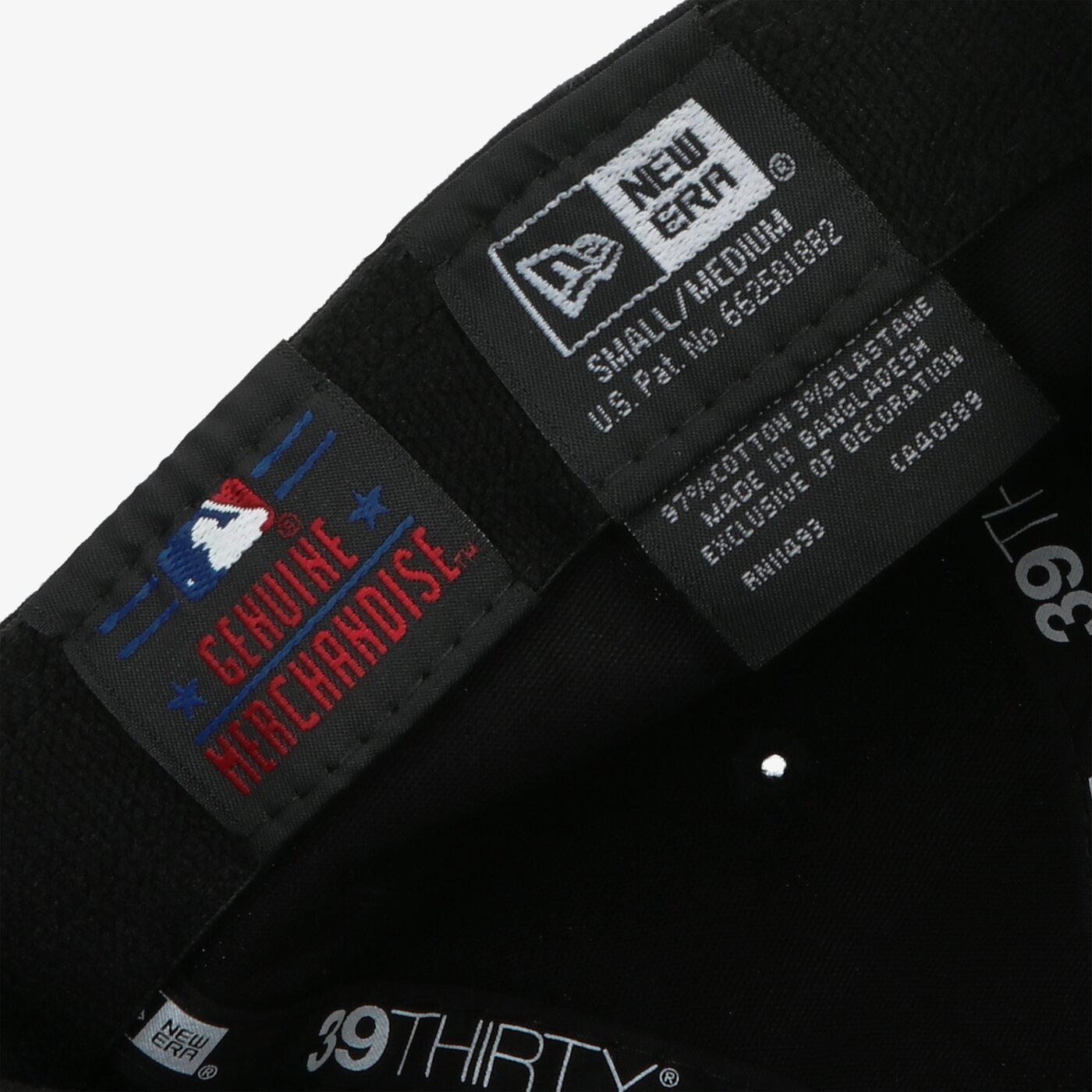 Мъжка шапка с козирка NEW ERA ШАПКА ESSENTIAL 39THIRTY NYY BLK/GRN NEW YORK YANKEE 12285505 цвят черен