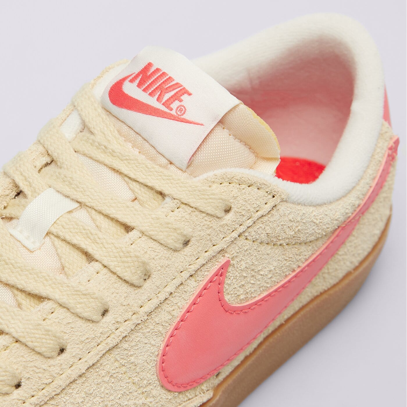Дамски маратонки NIKE BLAZER LOW '77 VINTAGE fq8060-700 цвят жълт