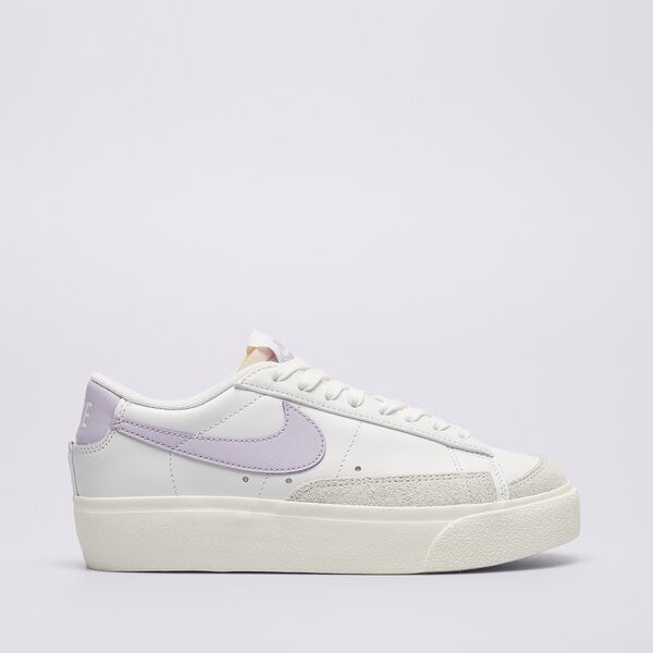 Дамски маратонки NIKE BLAZER LOW PLATFORM dj0292-114 цвят бял