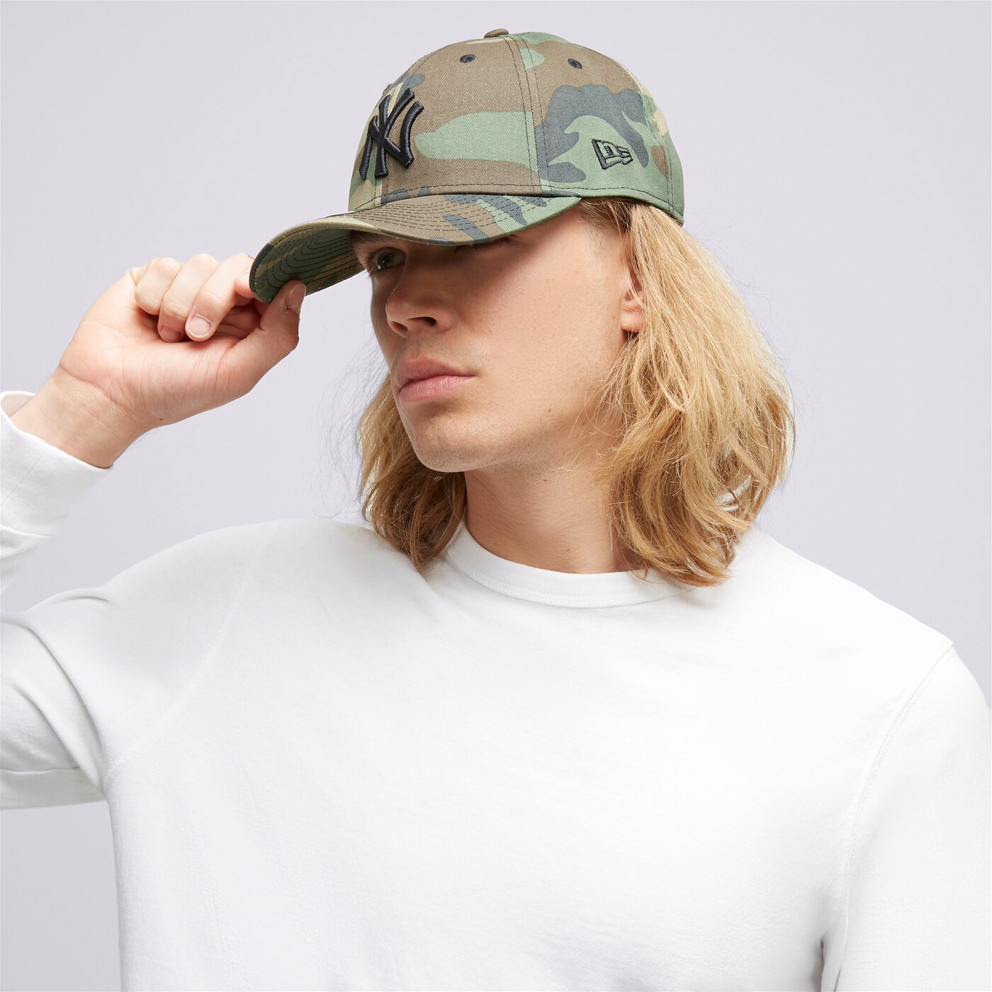 Дамска шапка с козирка NEW ERA ШАПКА LEAGUE ESSENTIAL 9FORTY NEYYAN WDC 11357008 цвят каки