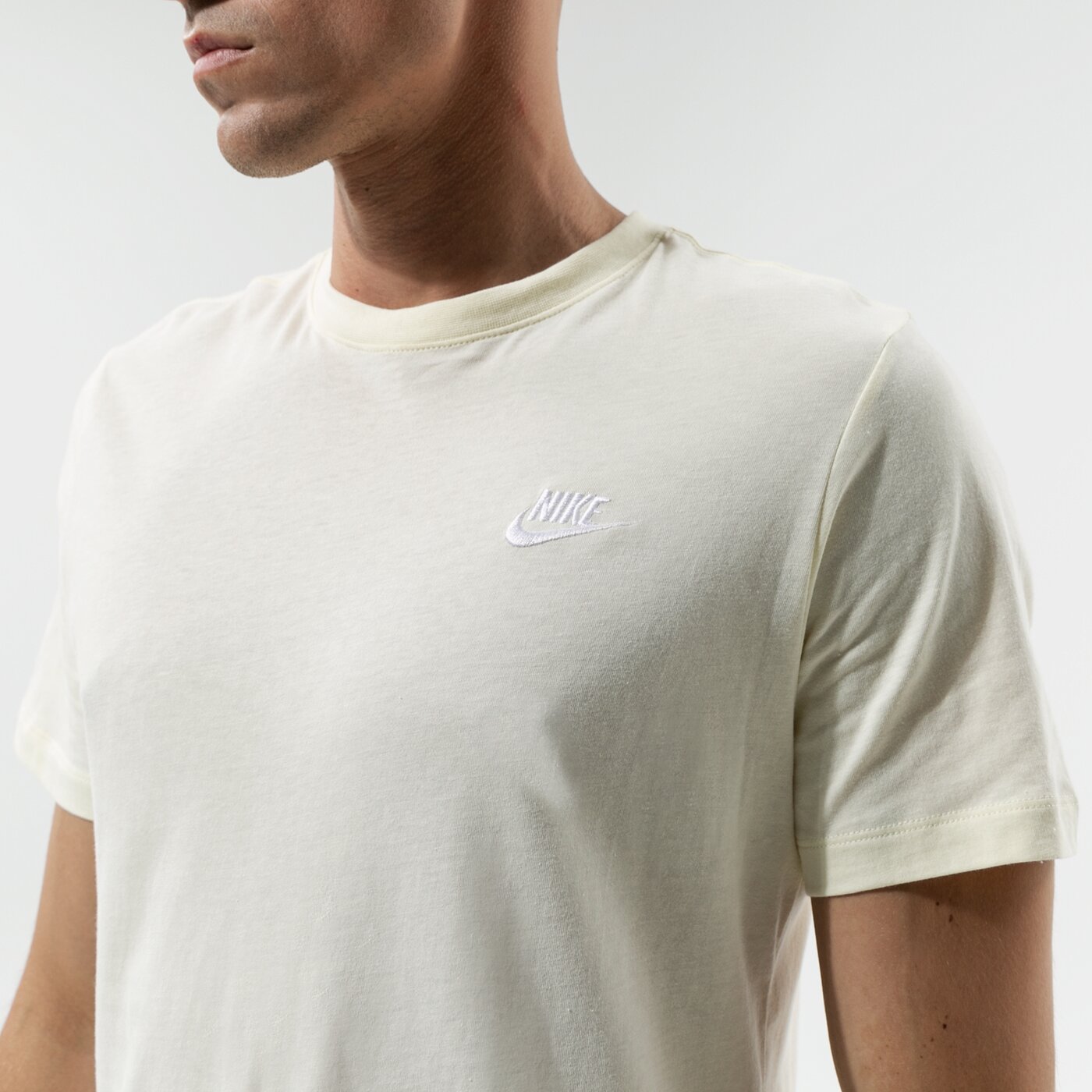 Мъжка тениска NIKE ТЕНИСКА SPORTSWEAR CLUB ar4997-113 цвят жълт