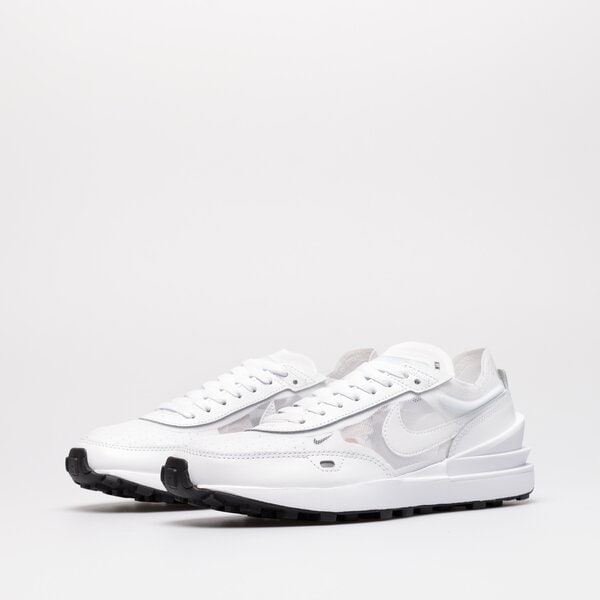 Дамски маратонки NIKE WAFFLE ONE dc2533-103 цвят бял