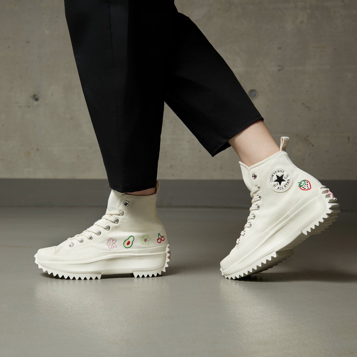 Дамски маратонки CONVERSE RUN STAR HIKE a03560c цвят бял