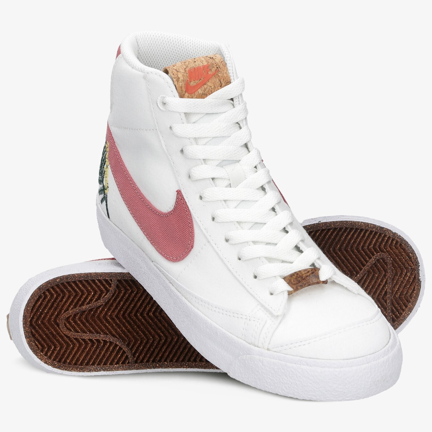 Дамски маратонки NIKE BLAZER MID '77 SE dc9265-101 цвят бял