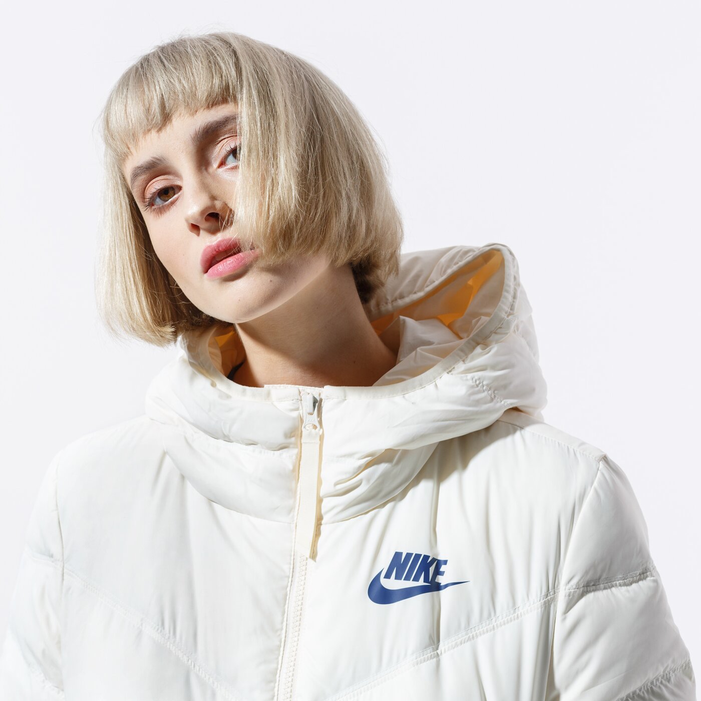 Дамско зимно яке NIKE ЯКЕ W NSW WR DWN FILL PRKA RUS aq0019-110 цвят бял