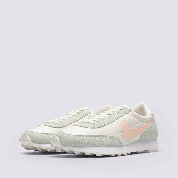 Дамски маратонки NIKE DAYBREAK ck2351-107 цвят многоцветен