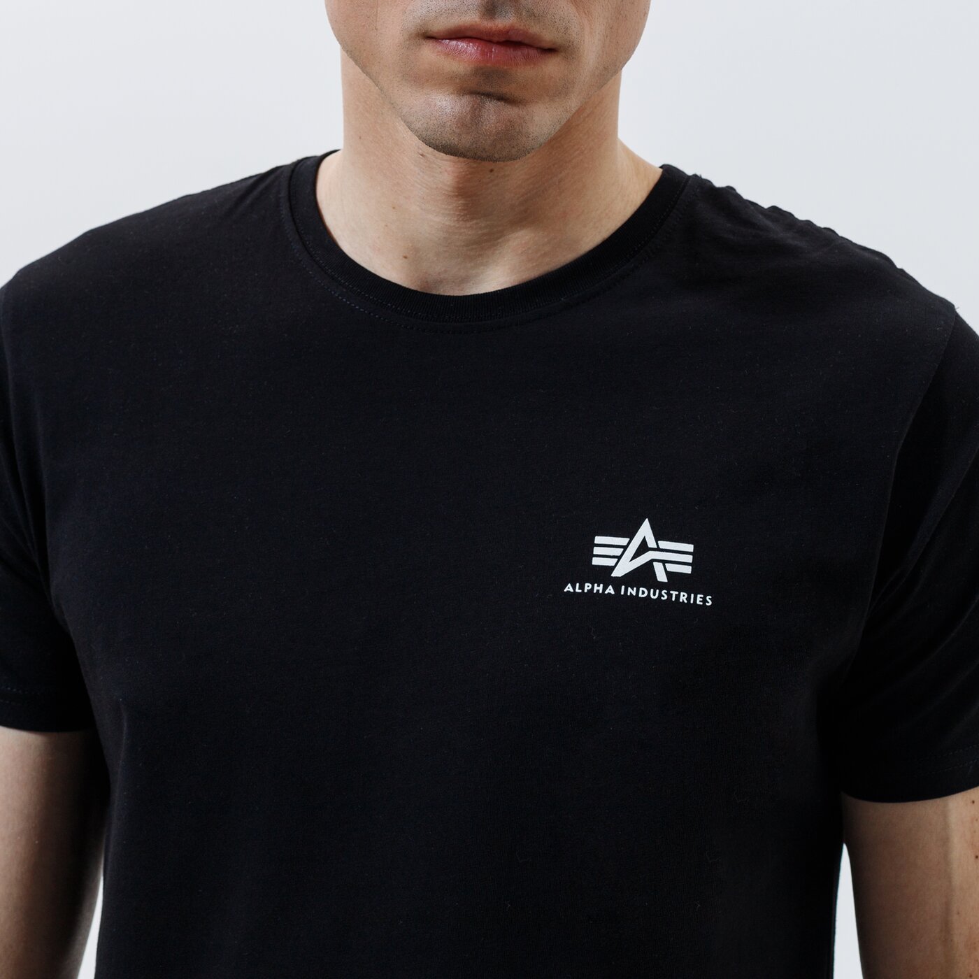 Мъжка тениска ALPHA INDUSTRIES ТЕНИСКА BASIC T SMALL LOGO 188505-03 цвят черен