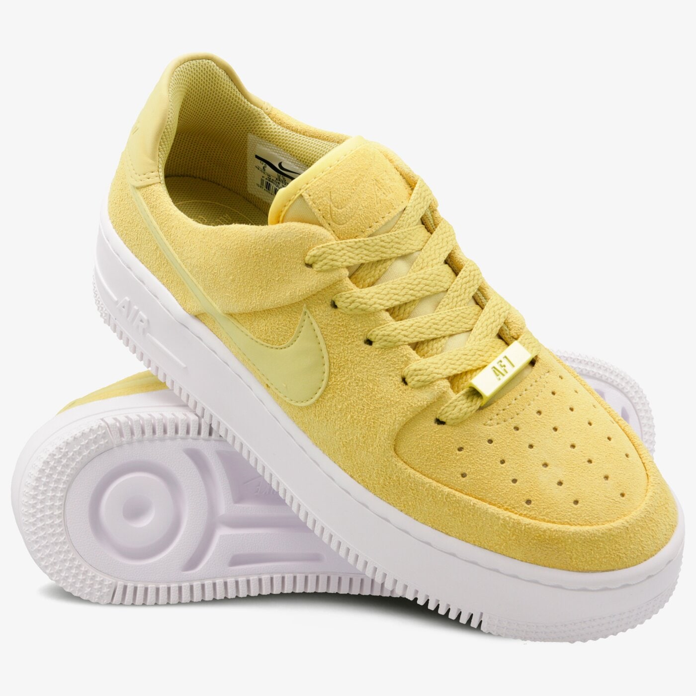 Дамски маратонки NIKE W AIR FORCE 1 SAGE LOW ar5339-300 цвят жълт