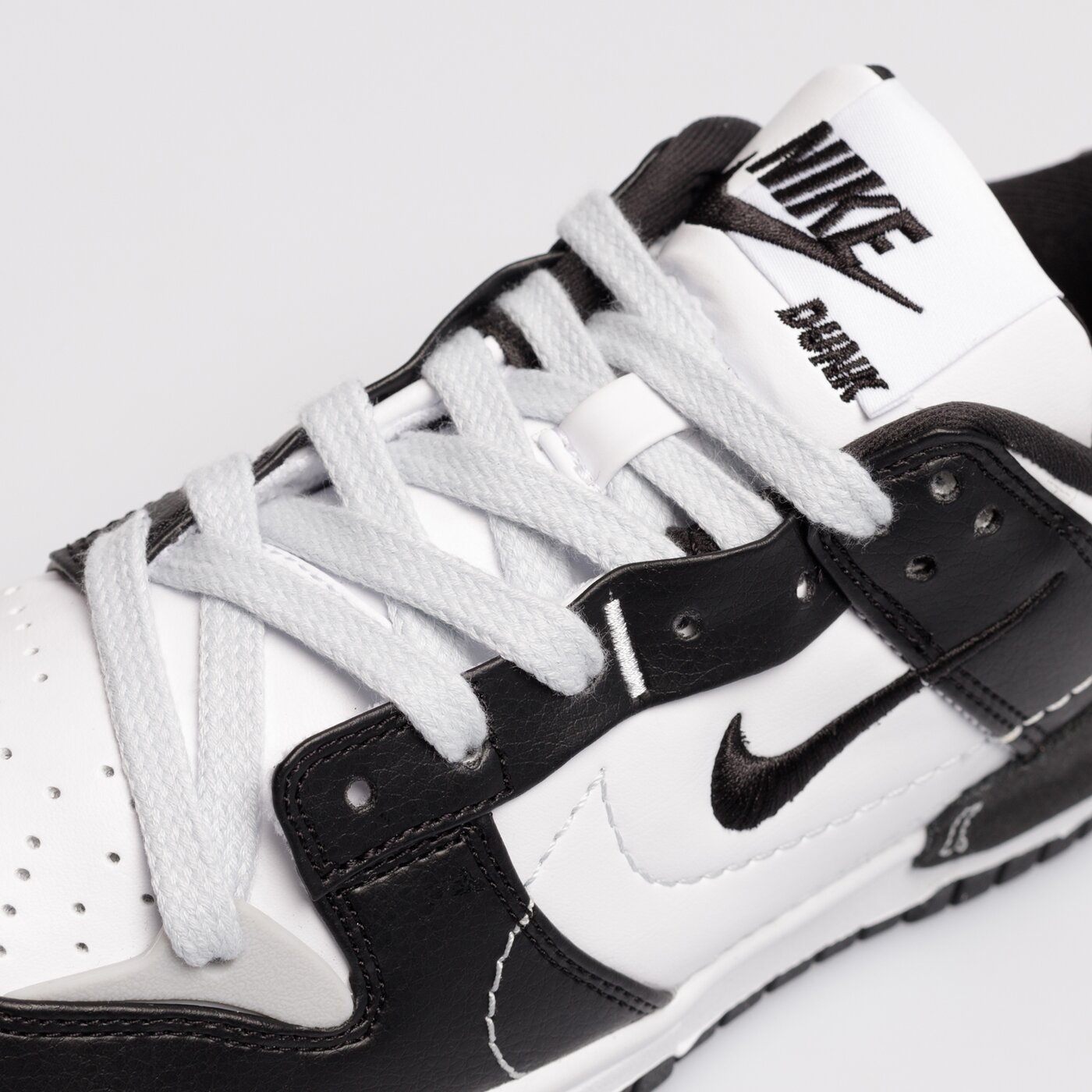 Дамски маратонки NIKE W DUNK LOW DISRUPT 2 dv4024002 цвят червен