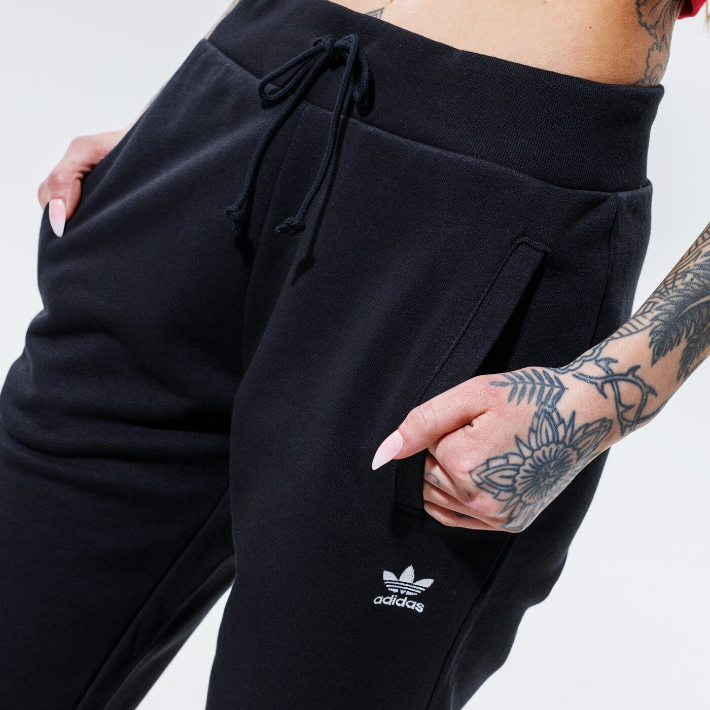 Дамски панталони ADIDAS ПАНТАЛОНИ TRACK PANT gd4296 цвят черен