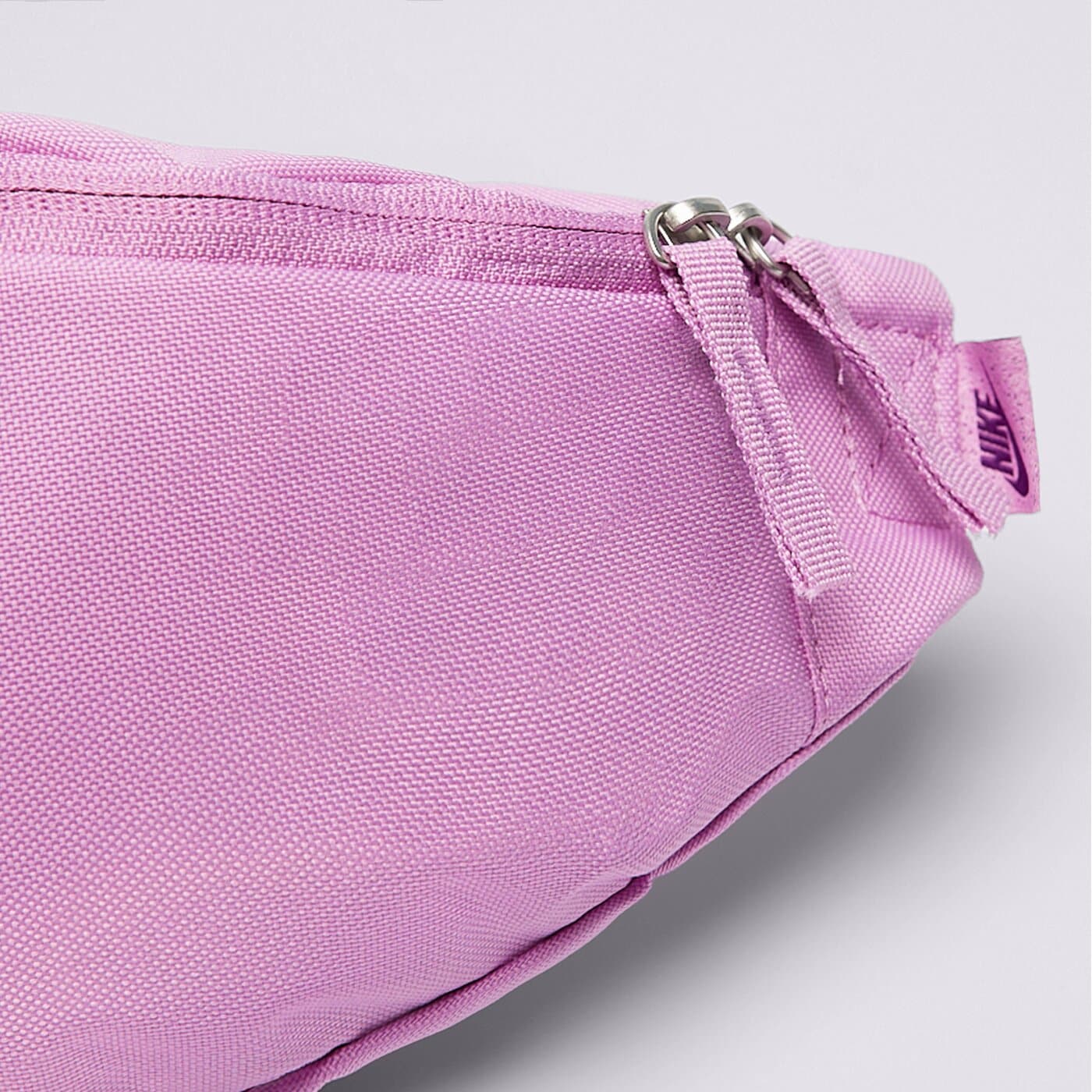 Дамска чанта за кръст NIKE ЧАНТА NK HERITAGE WAISTPACK  db0490-532 цвят виолетов