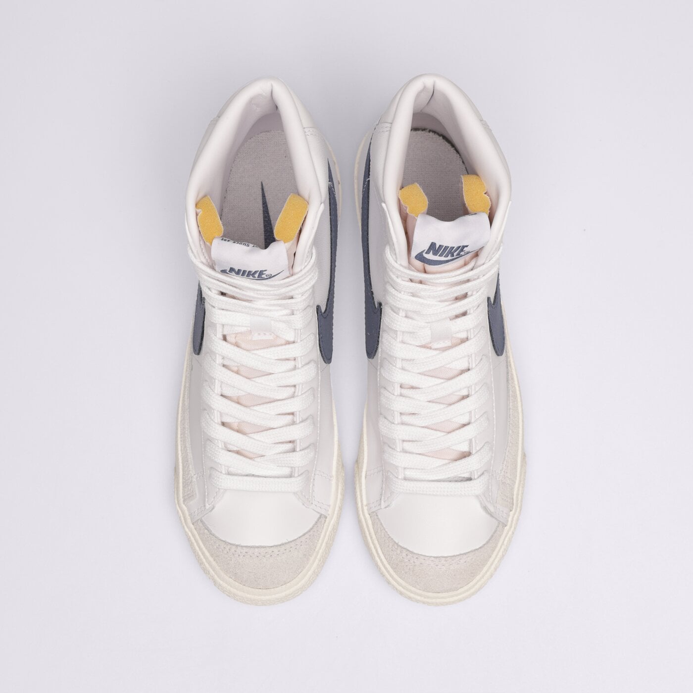 Дамски маратонки NIKE W BLAZER MID '77 cz1055-125 цвят бял