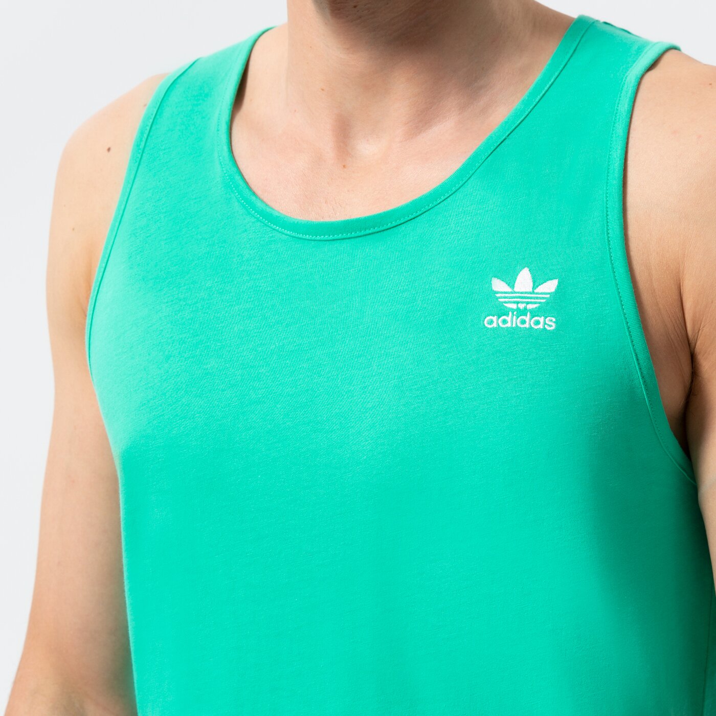 Мъжка тениска ADIDAS ПОТНИК ESSENTIALS he9431 цвят зелен