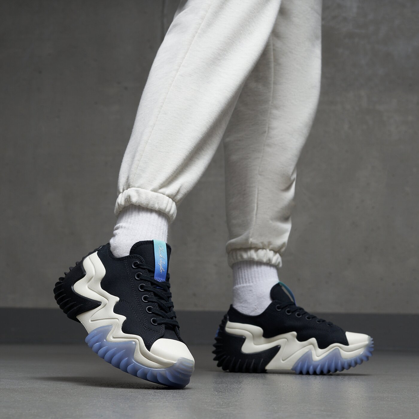 Дамски маратонки CONVERSE RUN STAR MOTION a00855c цвят черен