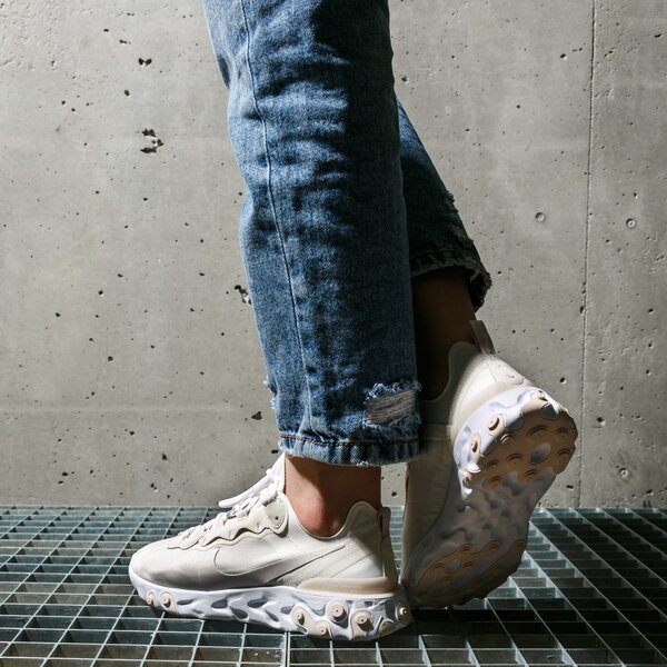 Дамски маратонки NIKE REACT ELEMENT 55 bq2728-103 цвят бежов