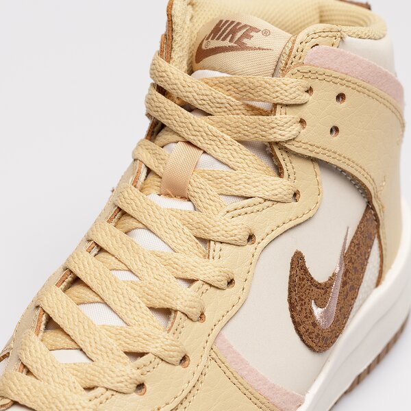 Дамски маратонки NIKE WMNS DUNK HIGH UP dz4703100 цвят многоцветен
