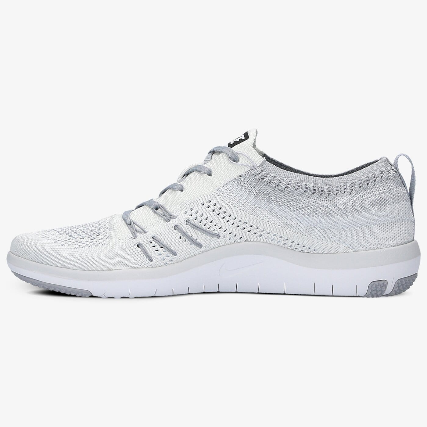 NIKE W FREE TR FOCUS FLYKNIT 844817-100 цвят бял