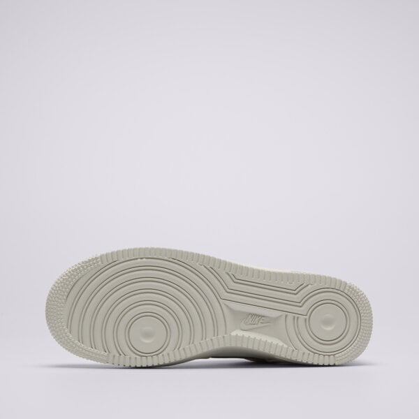 Дамски маратонки NIKE W AIR FORCE 1 LO SR ii7650-121 цвят бежов