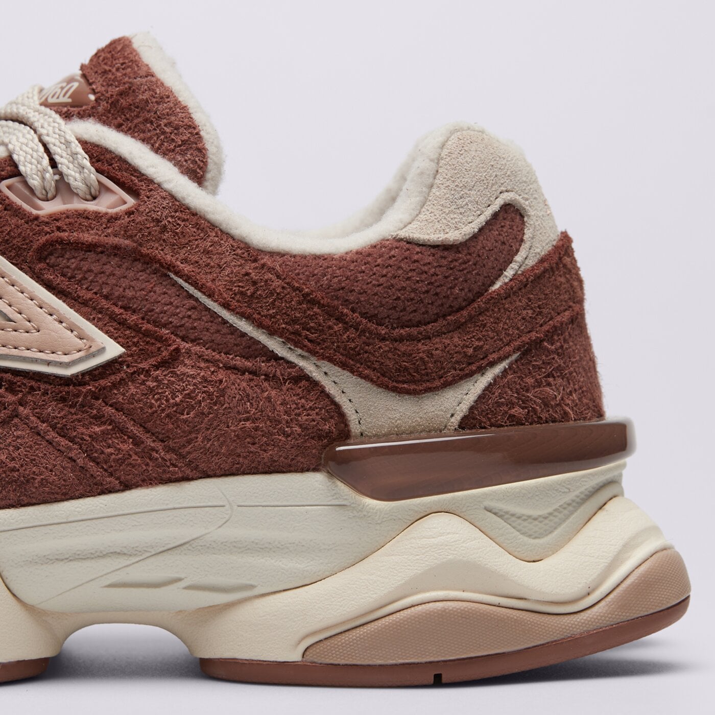 Дамски маратонки NEW BALANCE U9060CCC u9060ccc цвят кафяв