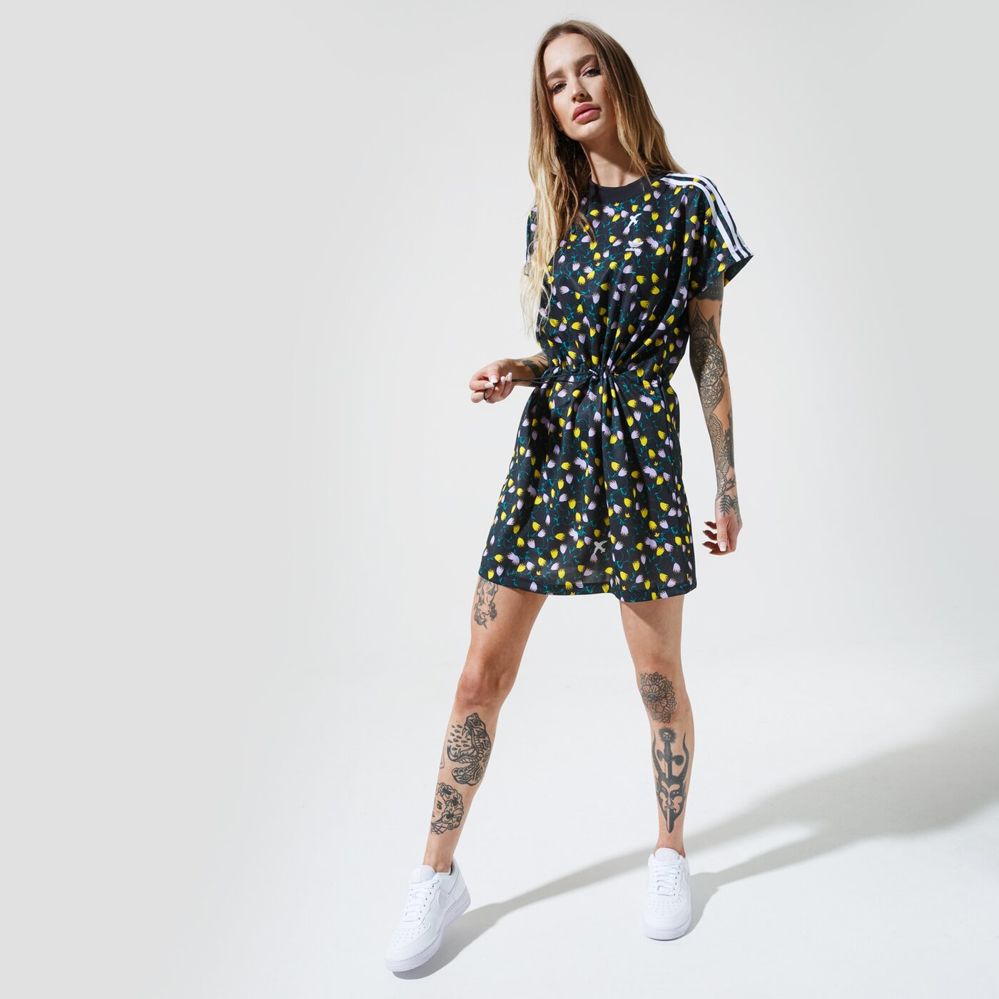 Дамски ADIDAS РОКЛЯ AOP TEE АНЦУГS fl4100 цвят многоцветен