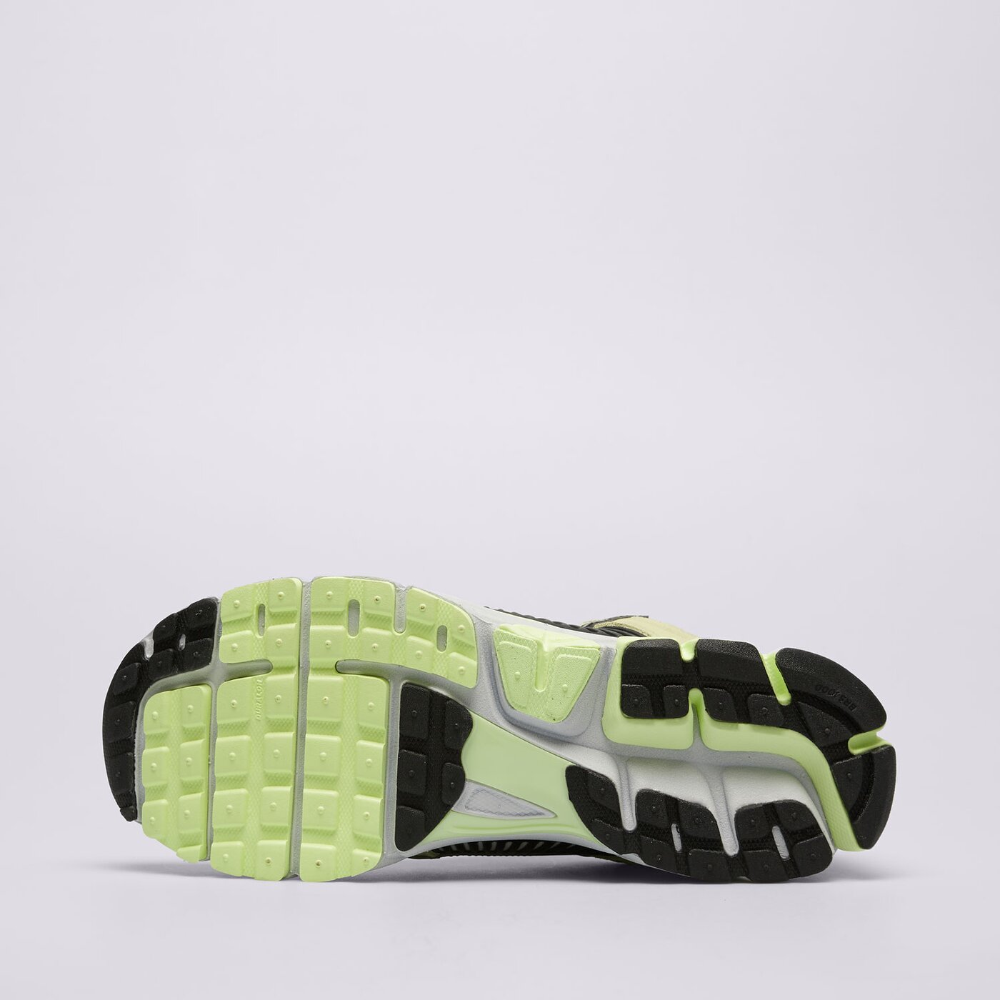 Мъжки маратонки NIKE ZOOM VOMERO 5 hf1553-700 цвят сив