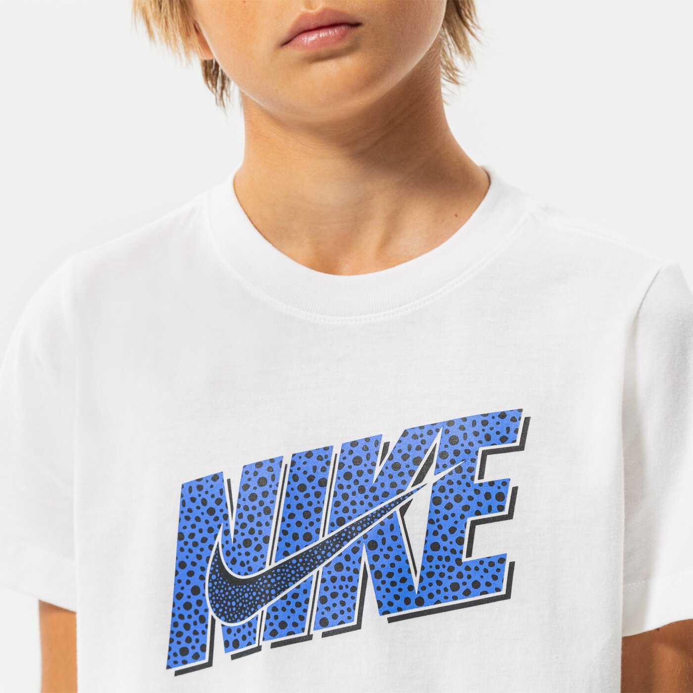 Детска тениска NIKE ТЕНИСКА U NSW TEE CORE BRANDMARK 4 BOY do1825-100 цвят бял