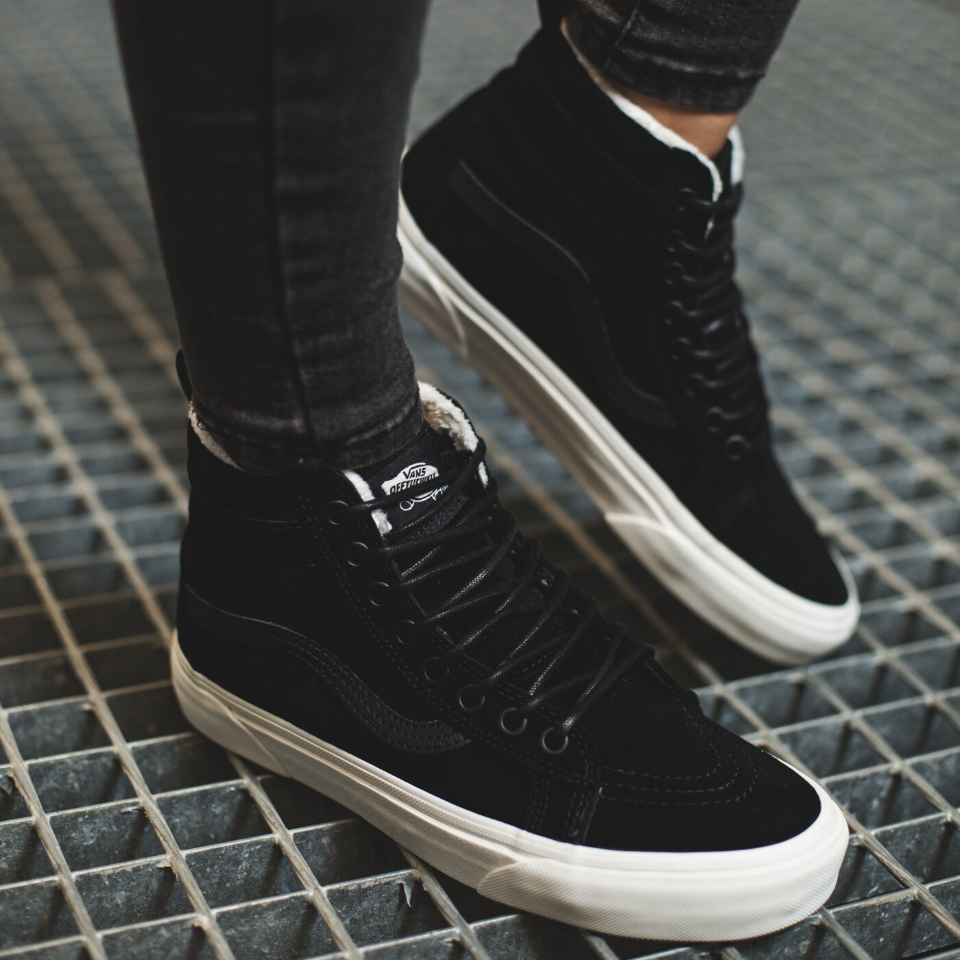 Дамски маратонки VANS UA SK8-HI MTE va33txuc2w цвят черен