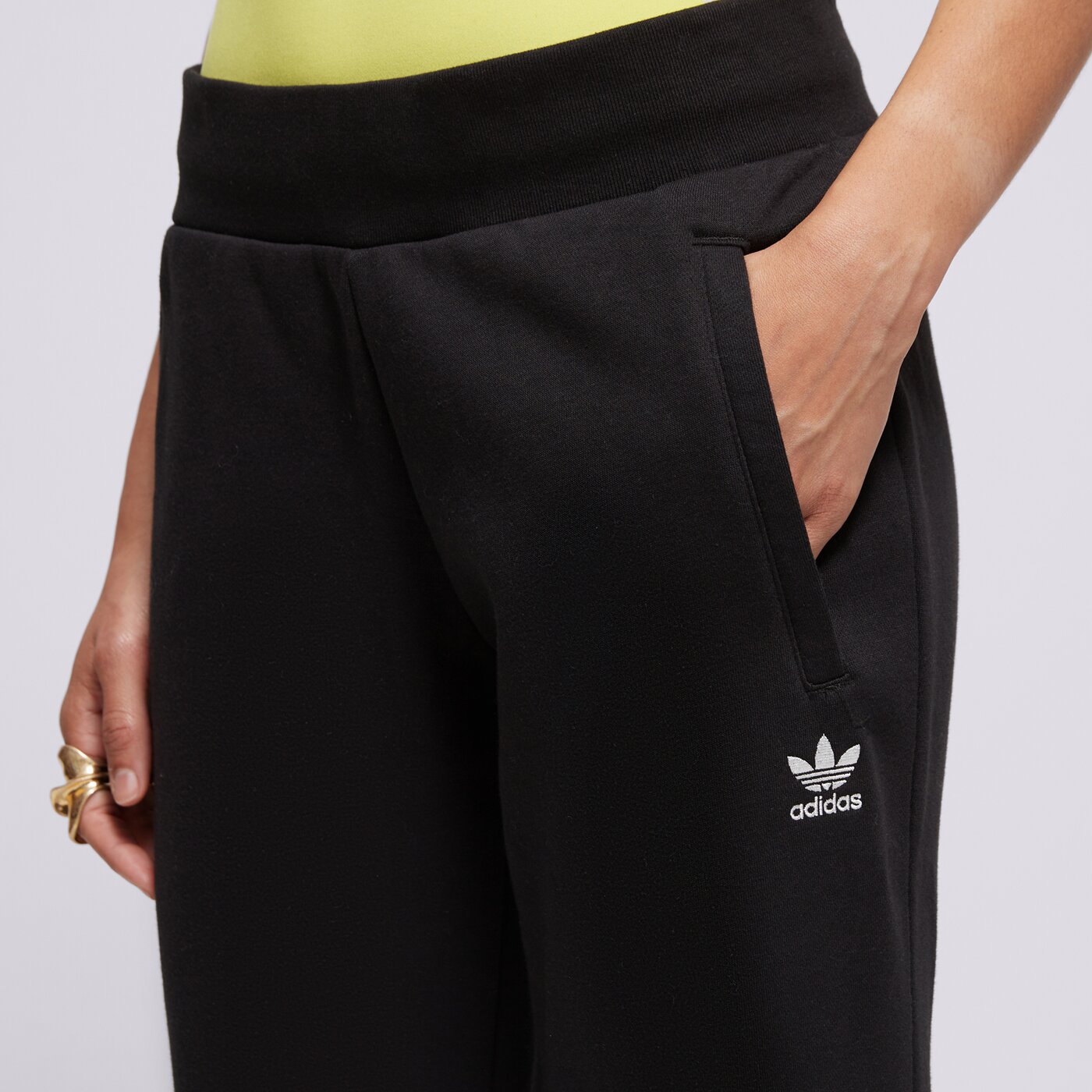 Дамски панталони ADIDAS ПАНТАЛОНИ TRACK ia6457 цвят черен