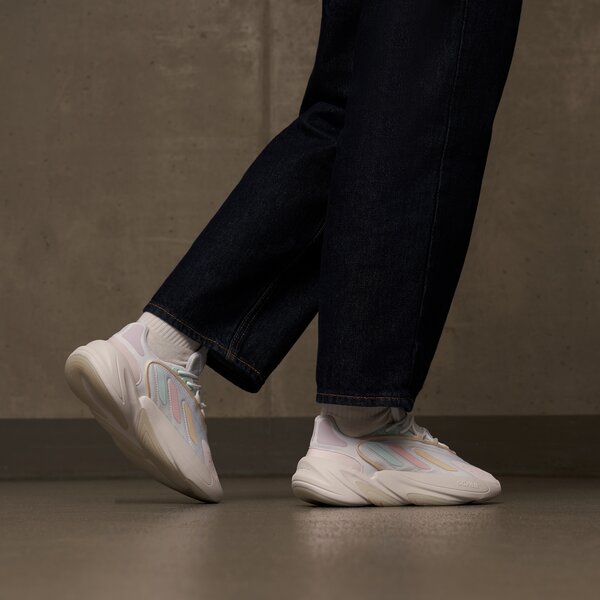Детски маратонки ADIDAS OZELIA J gv8951 цвят бял