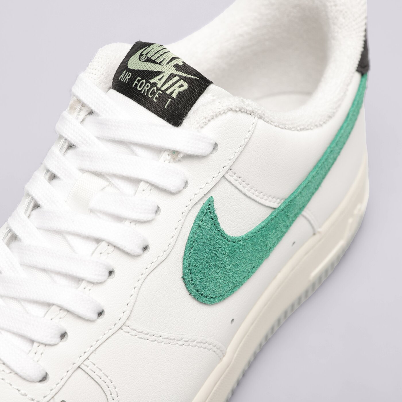 Мъжки маратонки NIKE AIR FORCE 1 '07 TPA dr8593-100 цвят бял