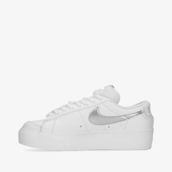 Дамски маратонки NIKE BLAZER LOW PLATFORM do8993-100 цвят бежов