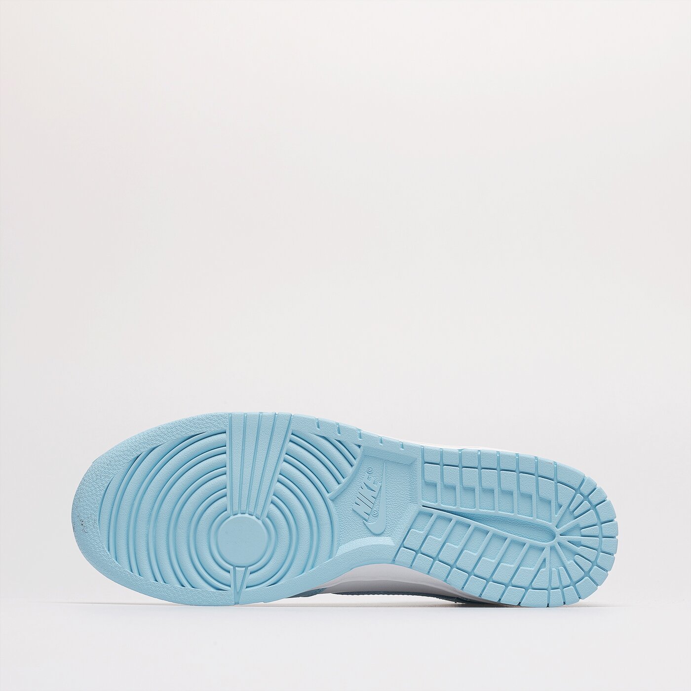 Мъжки маратонки NIKE DUNK HI RETRO BTTYS dd1399-401 цвят бял