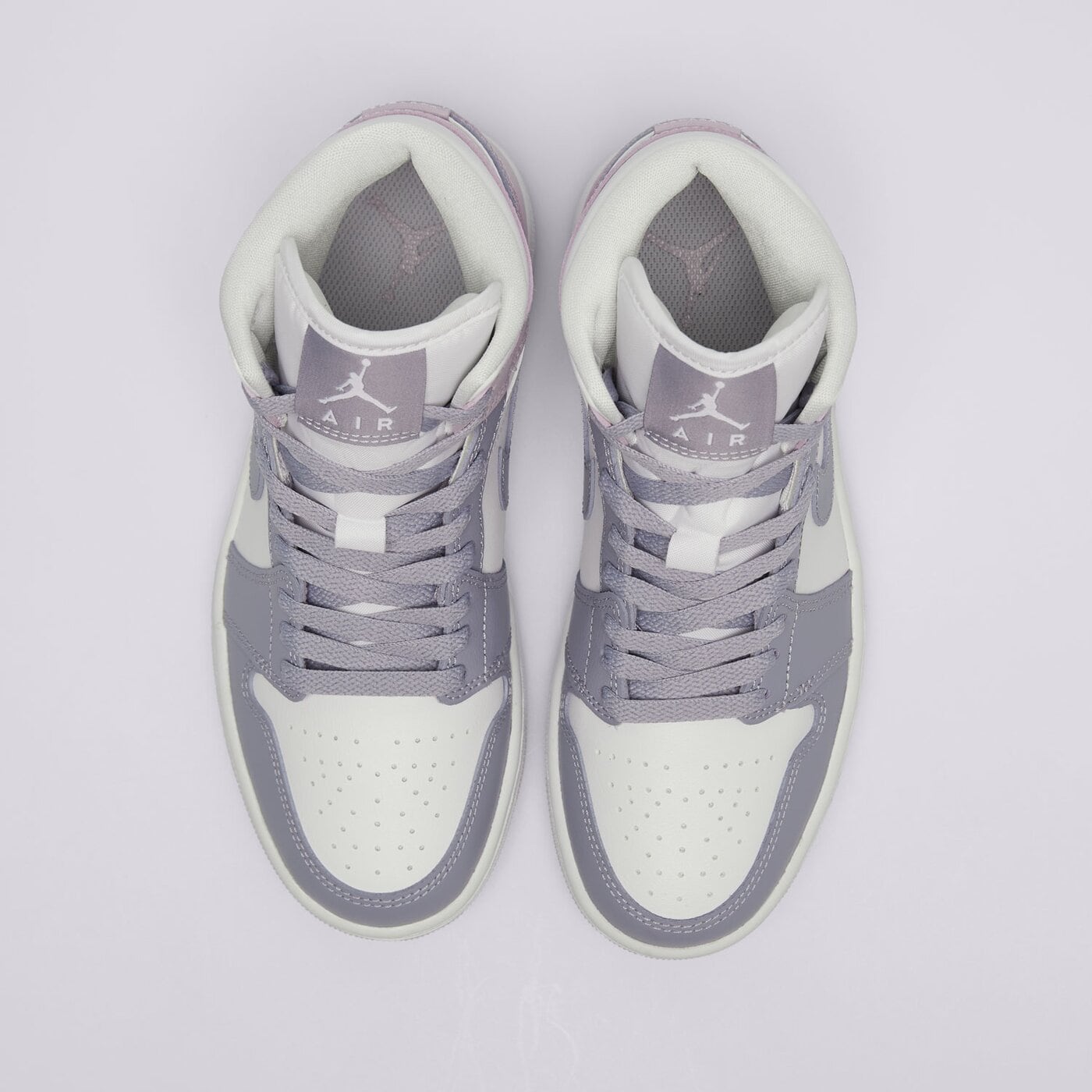 Дамски маратонки WMNS AIR JORDAN 1 MID bq6472-510 цвят виолетов