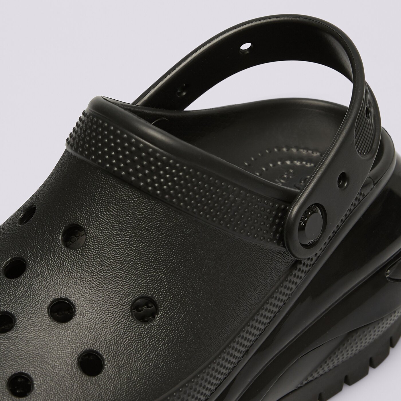 Дамски чехли и сандали CROCS CLASSIC MEGA CRUSH CLOG 207988001 цвят черен