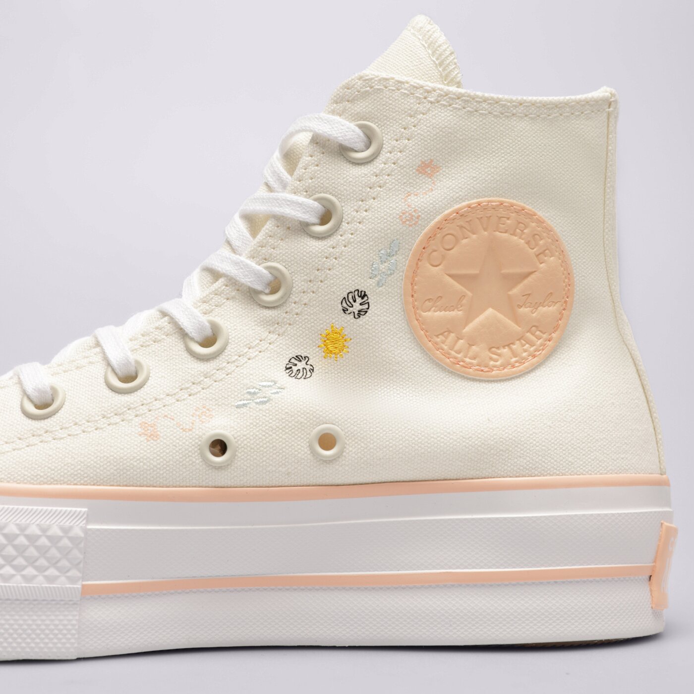 Дамски маратонки CONVERSE CHUCK TAYLOR ALL STAR LIFT a03516c цвят бял