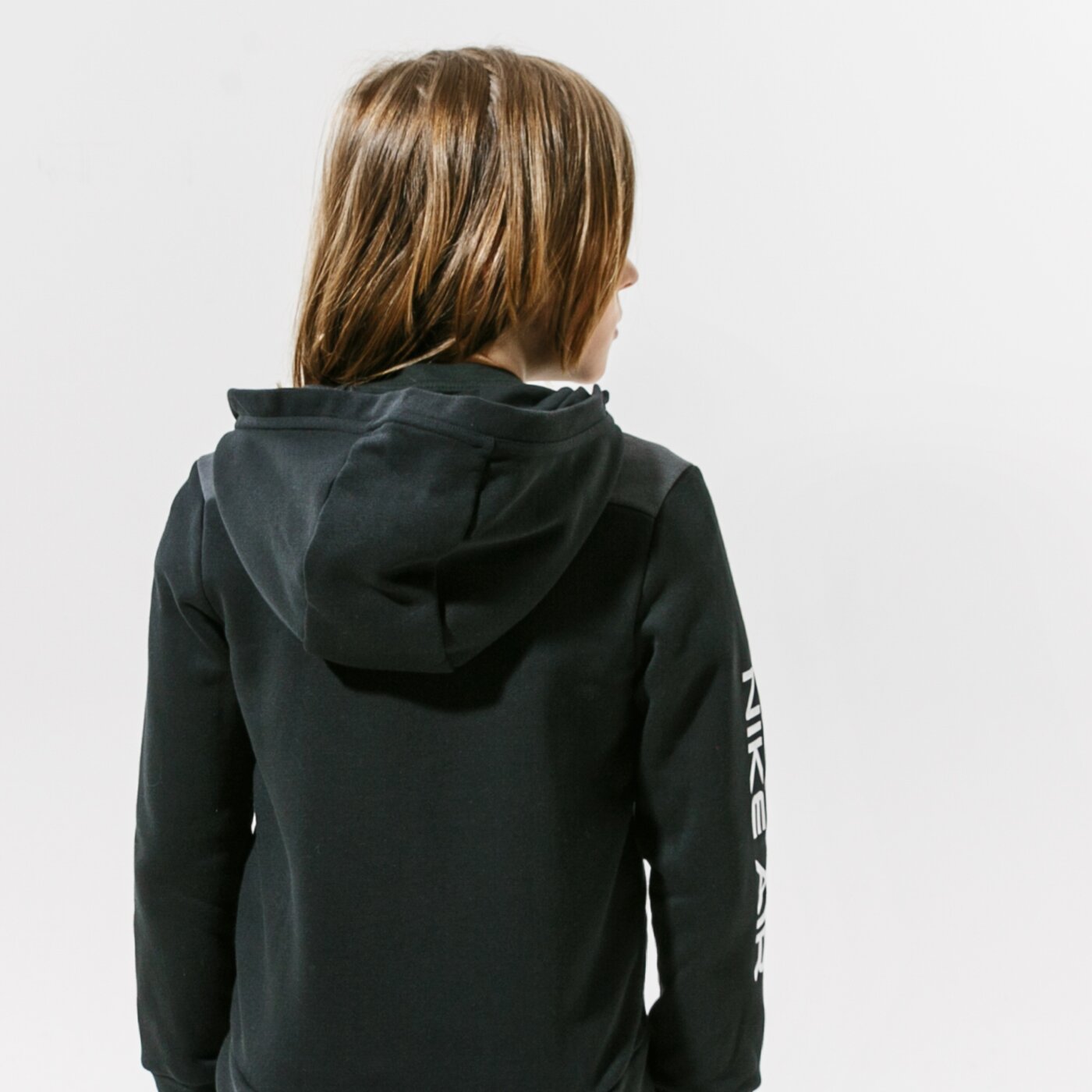 Детски суичър NIKE СУИТЧЪР СЪС ЗАКОПЧАВАНЕ С КАЧУЛКА AIR  da0699-010 цвят черен