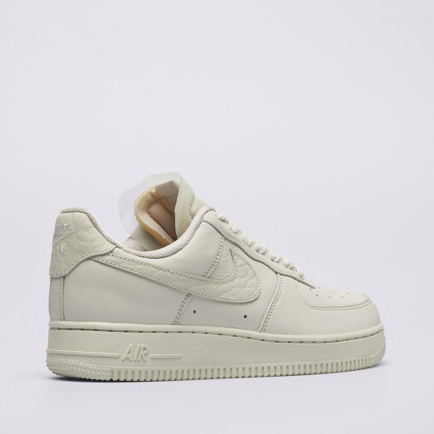 Дамски маратонки NIKE AIR FORCE 1 LOW PREMIUM dn5463-001 цвят бежов