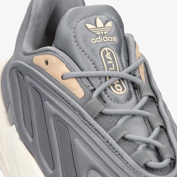 Дамски маратонки ADIDAS OZELIA WOMEN'S  gy6195 цвят черен