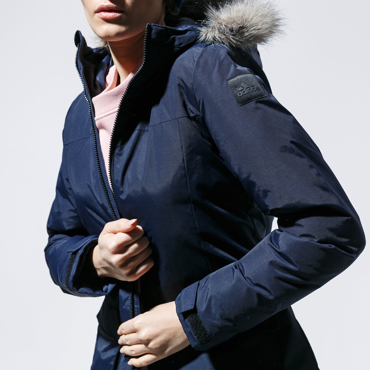 Дамско зимно яке ADIDAS ЯКЕ W XPLORIC PARKA SW INSULATION cy8608 цвят тъмносин