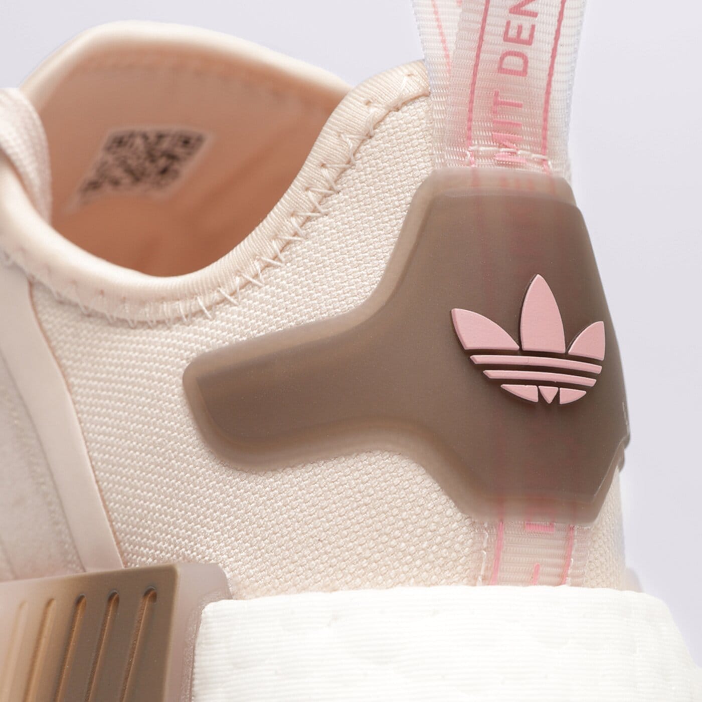 Дамски маратонки ADIDAS NMD_R1 W hq4279 цвят розов