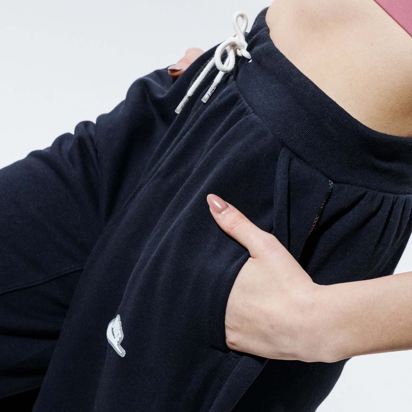 Дамски панталони NIKE ПАНТАЛОНИ SPORTSWEAR cz8357-010 цвят черен