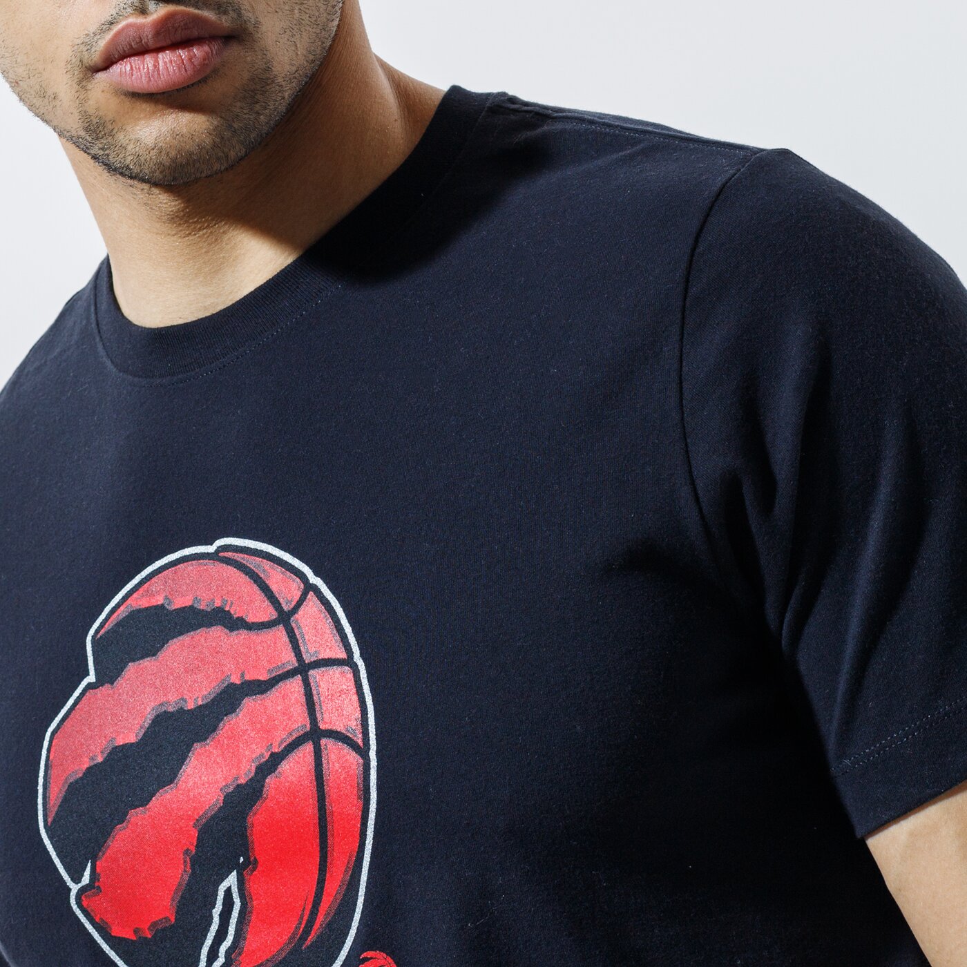 Мъжка тениска NIKE ТЕНИСКА TOR M NK DRY TEE ES ERND LGO NBA cz7315-010 цвят черен