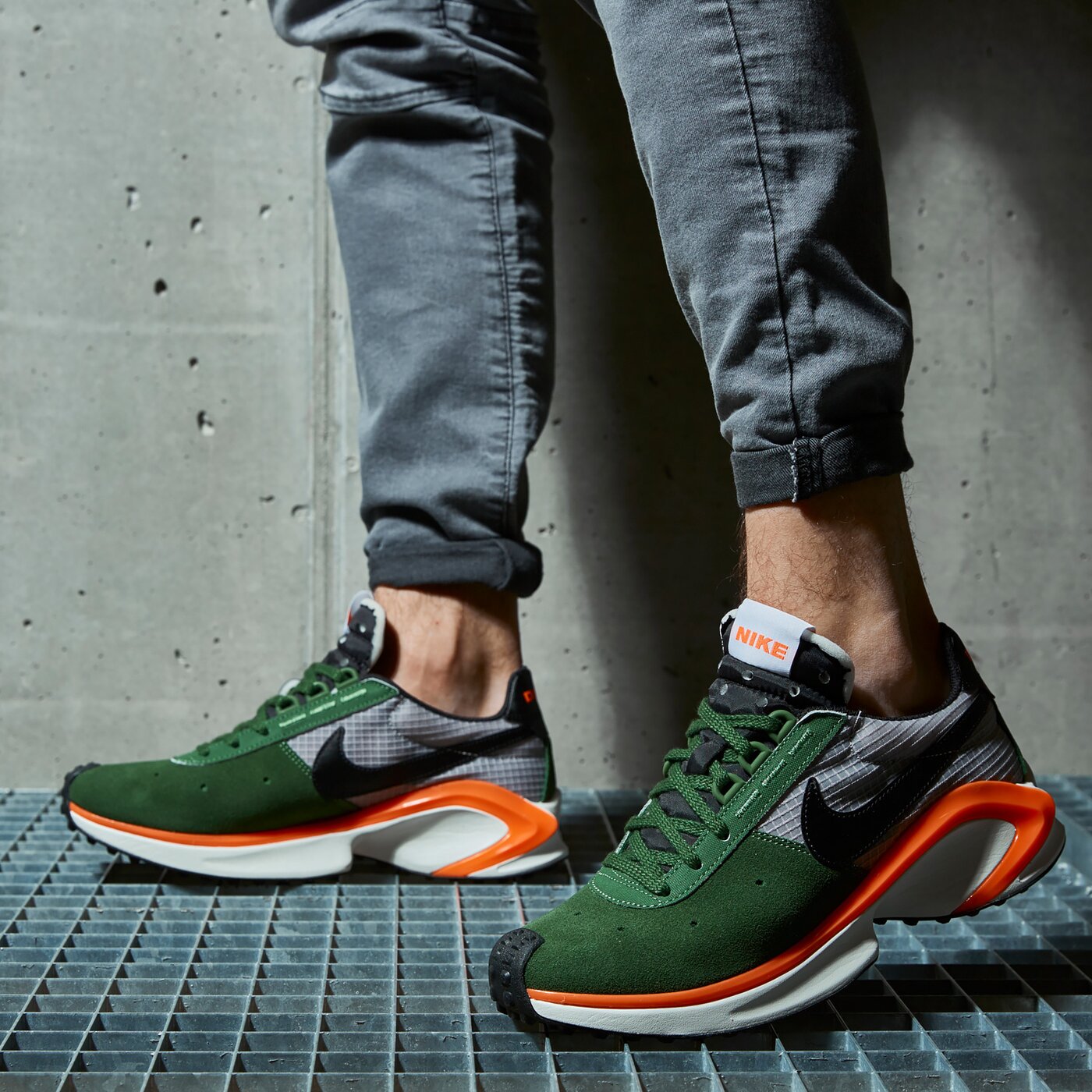 Мъжки маратонки NIKE D/MS/X WAFFLE cq0205-300 цвят зелен