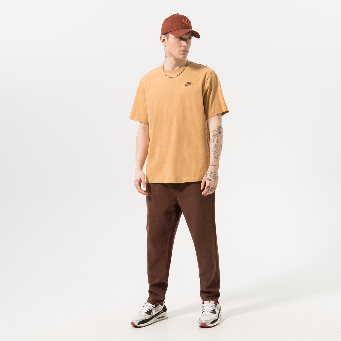 Мъжка тениска NIKE ТЕНИСКА SPORTSWEAR CLUB ar4997-722 цвят горчица