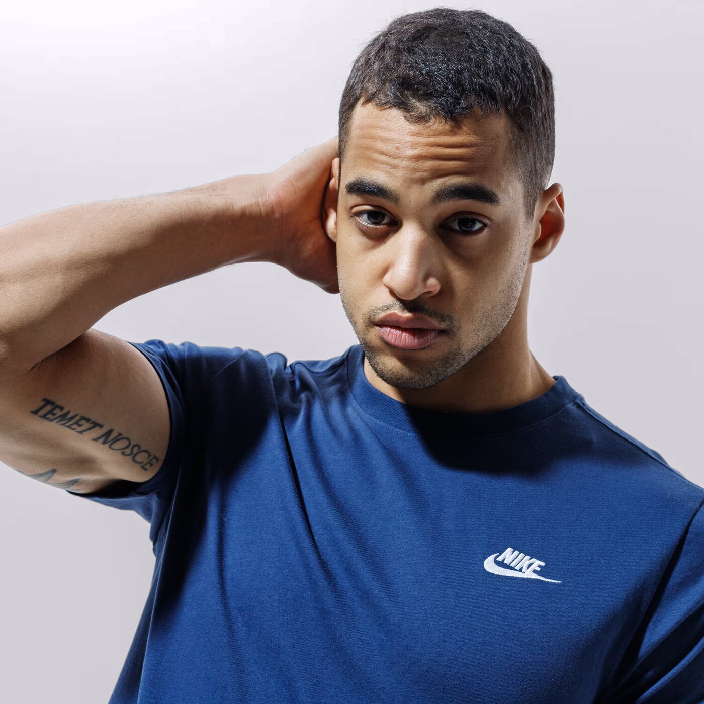 Мъжка тениска NIKE ТЕНИСКА SPORTSWEAR CLUB ar4997-410 цвят тъмносин