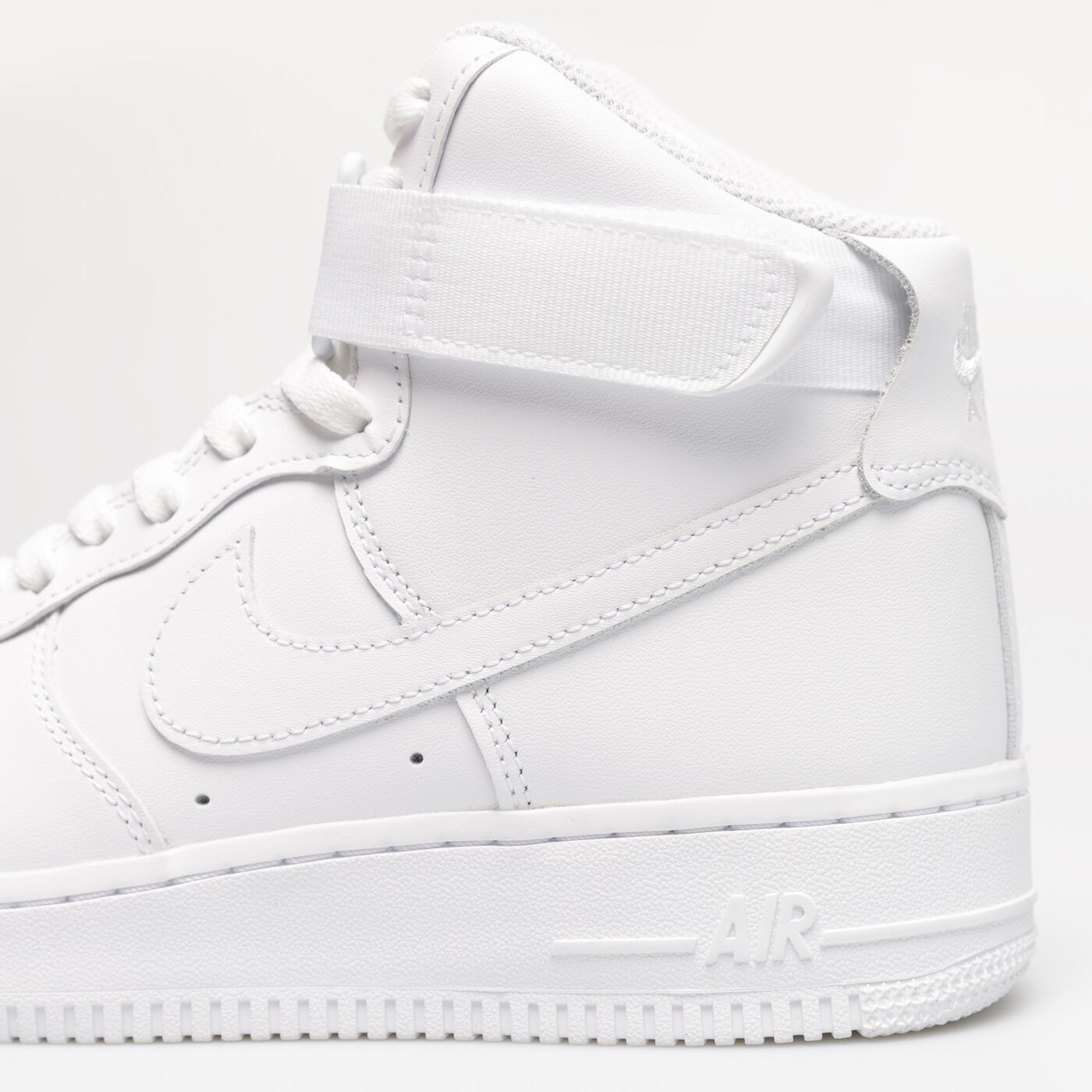 Дамски маратонки NIKE AIR FORCE 1 HIGH  dd9624-100 цвят бял