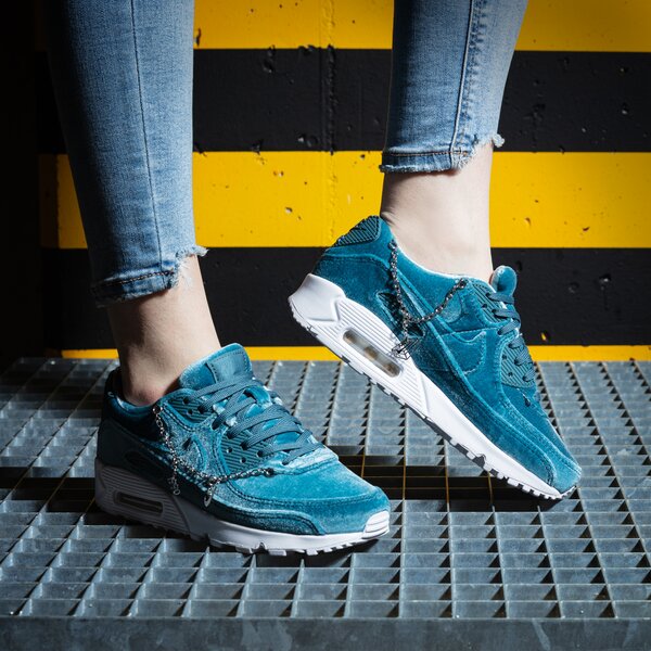 Дамски маратонки NIKE W AIR MAX 90 PRM do2194-001 цвят зелен