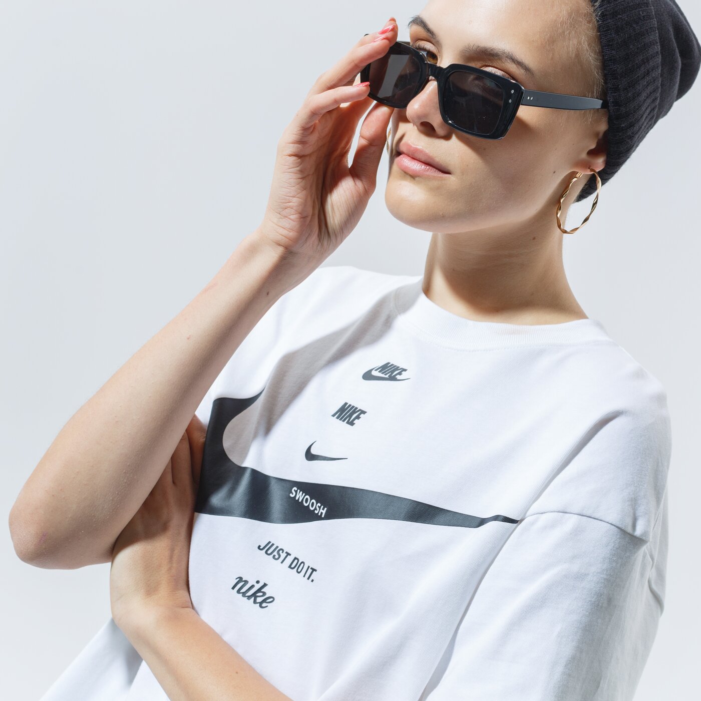 Дамска тениска NIKE ТЕНИСКА W NSW SWSH ТОП SS cu5682-100 цвят бял